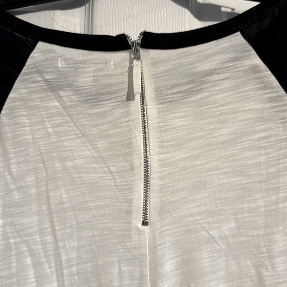 American Eagle Love Sleeve - Picture 4 of 5